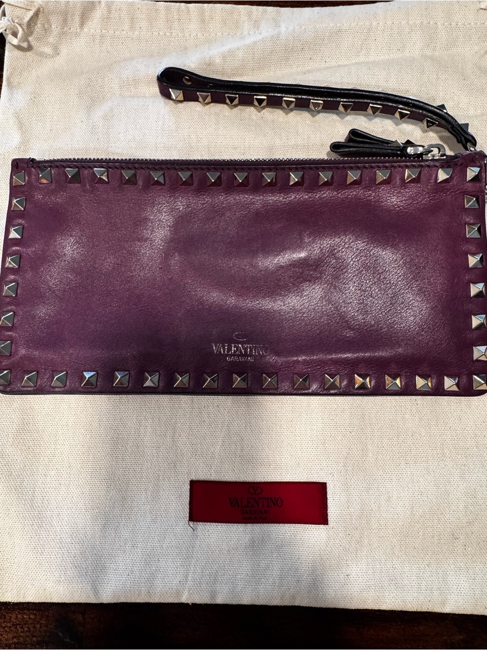 Authentic Valentino Rockstud clutch wristlet. - Picture 8 of 8